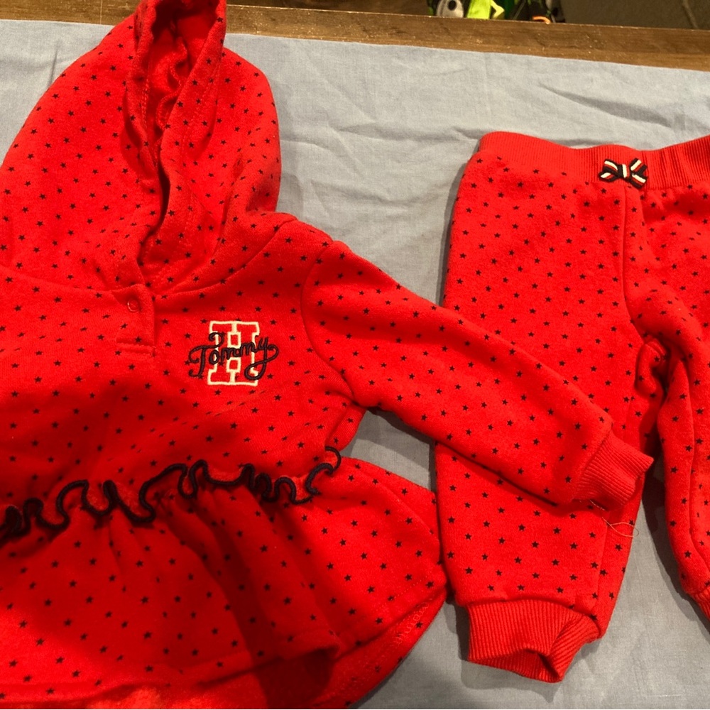2-piece set from Tommy Hilfigure